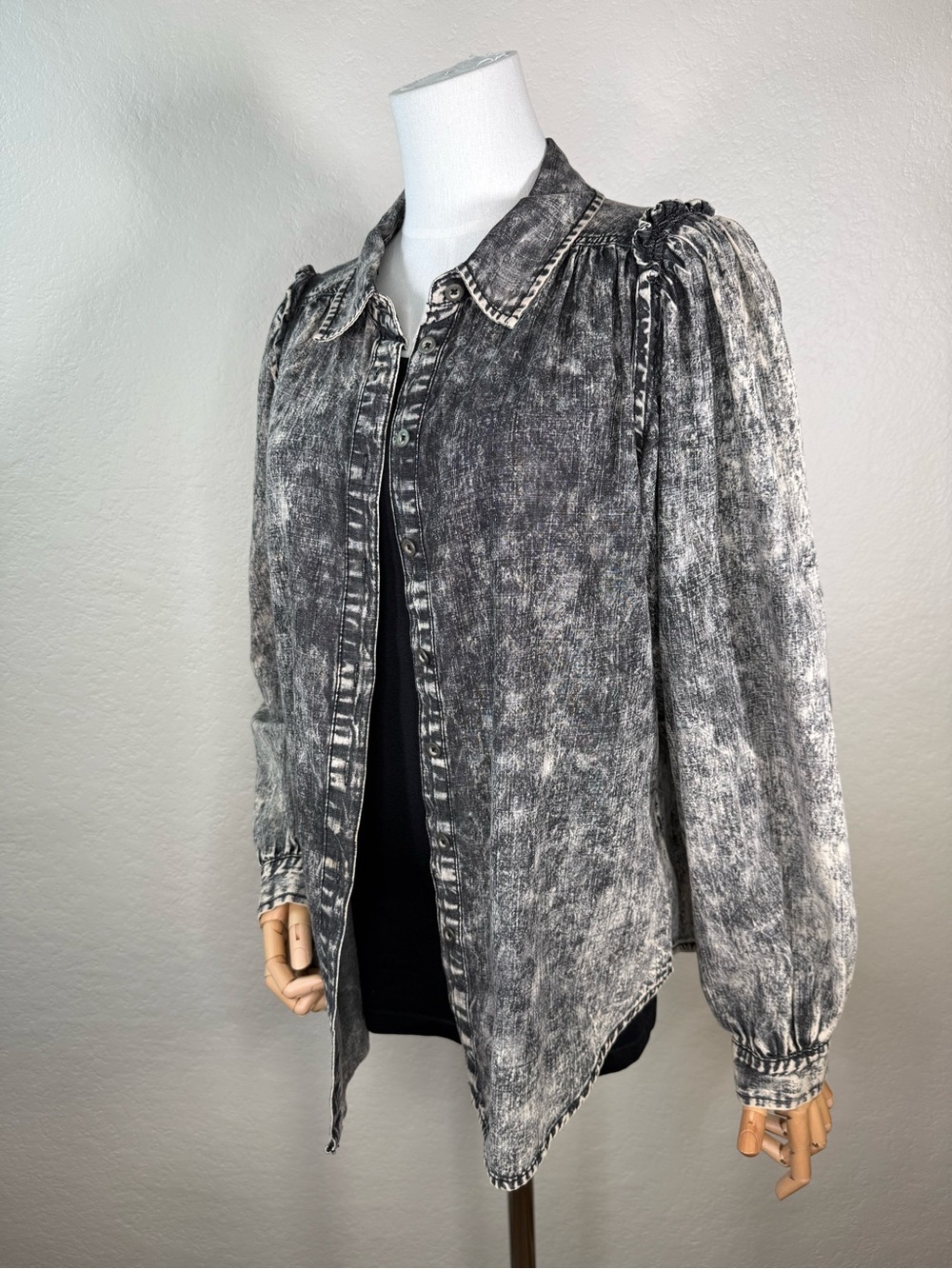 Aaron & Amber Acid Washed Ruffle Denim Jean Button Down Shirt Blouse Medium